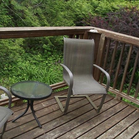 Secret Cove Cottage Suites Halfmoon Bay ภายนอก รูปภาพ