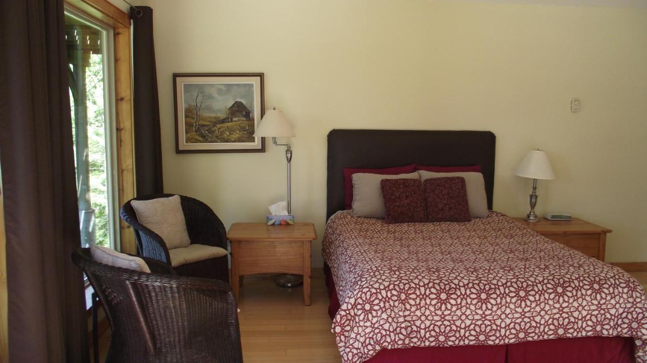 Secret Cove Cottage Suites Halfmoon Bay ภายนอก รูปภาพ